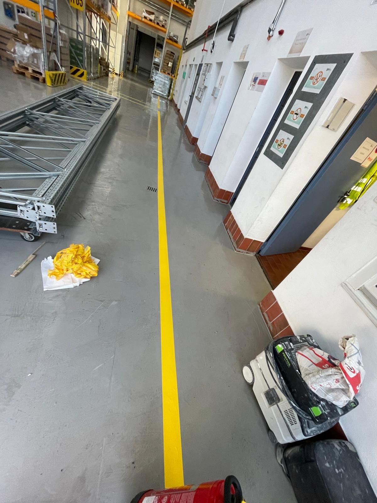 Bodenbeschichtung mit Markierung in einer Halle – Basic GmbH, Servicegebiet Hamburg