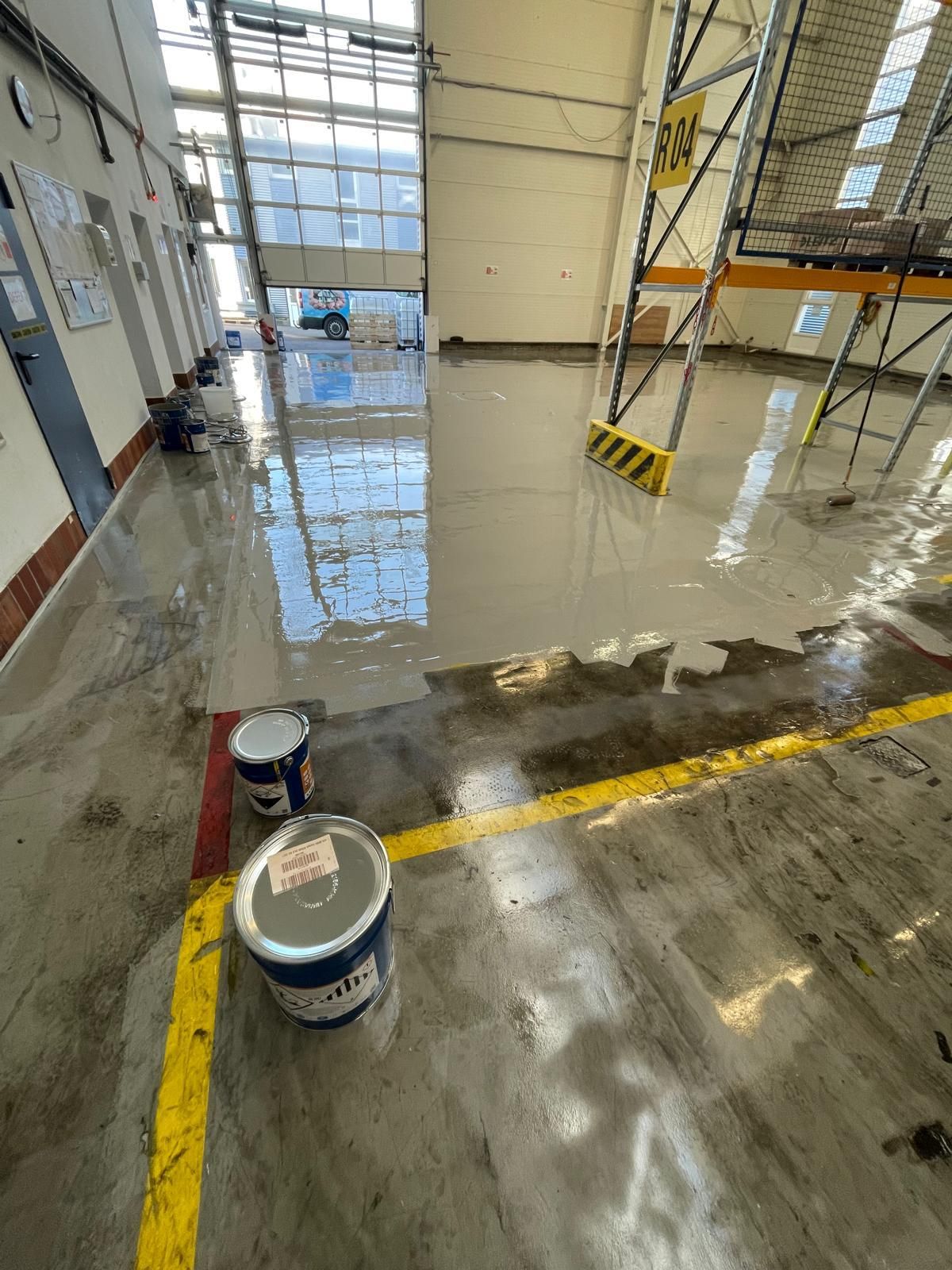 Bodenbeschichtung mit Markierung in einer Halle – Basic GmbH, Servicegebiet Hamburg